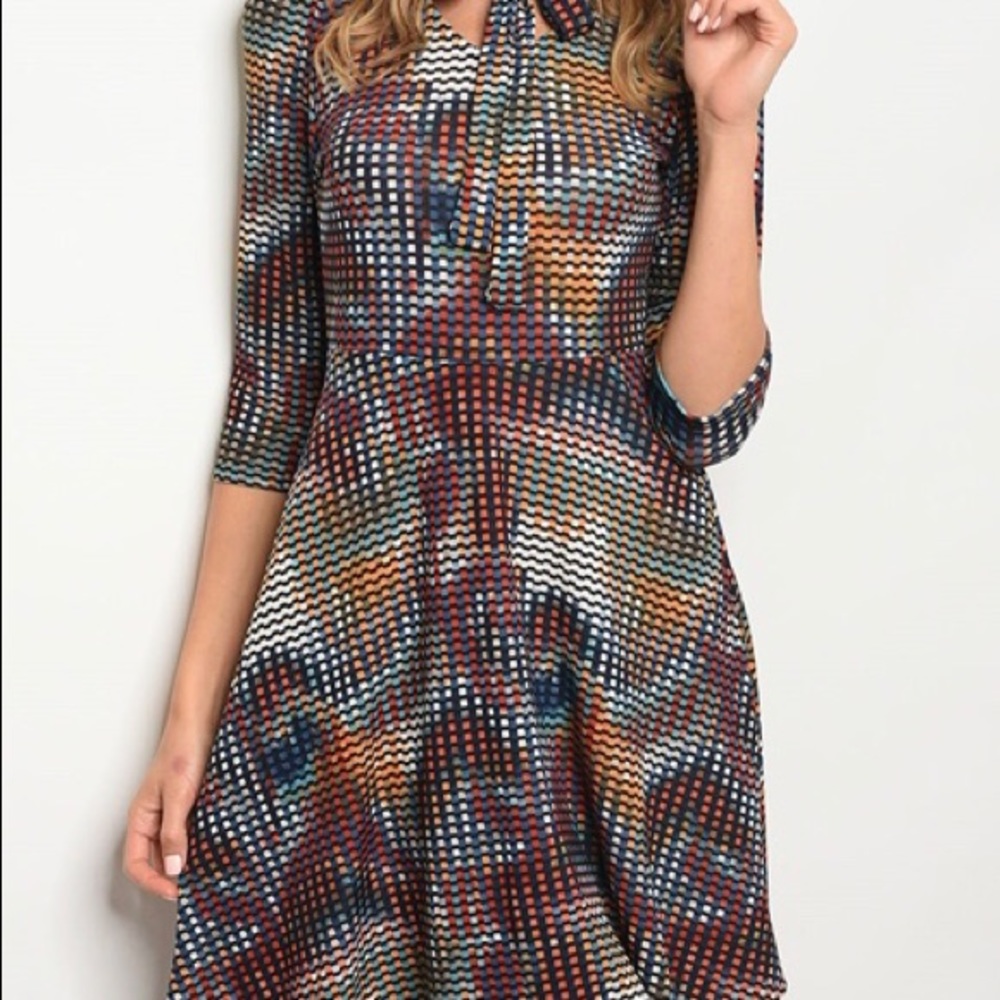 Tie neck  Abstract Flirty Dress 👗